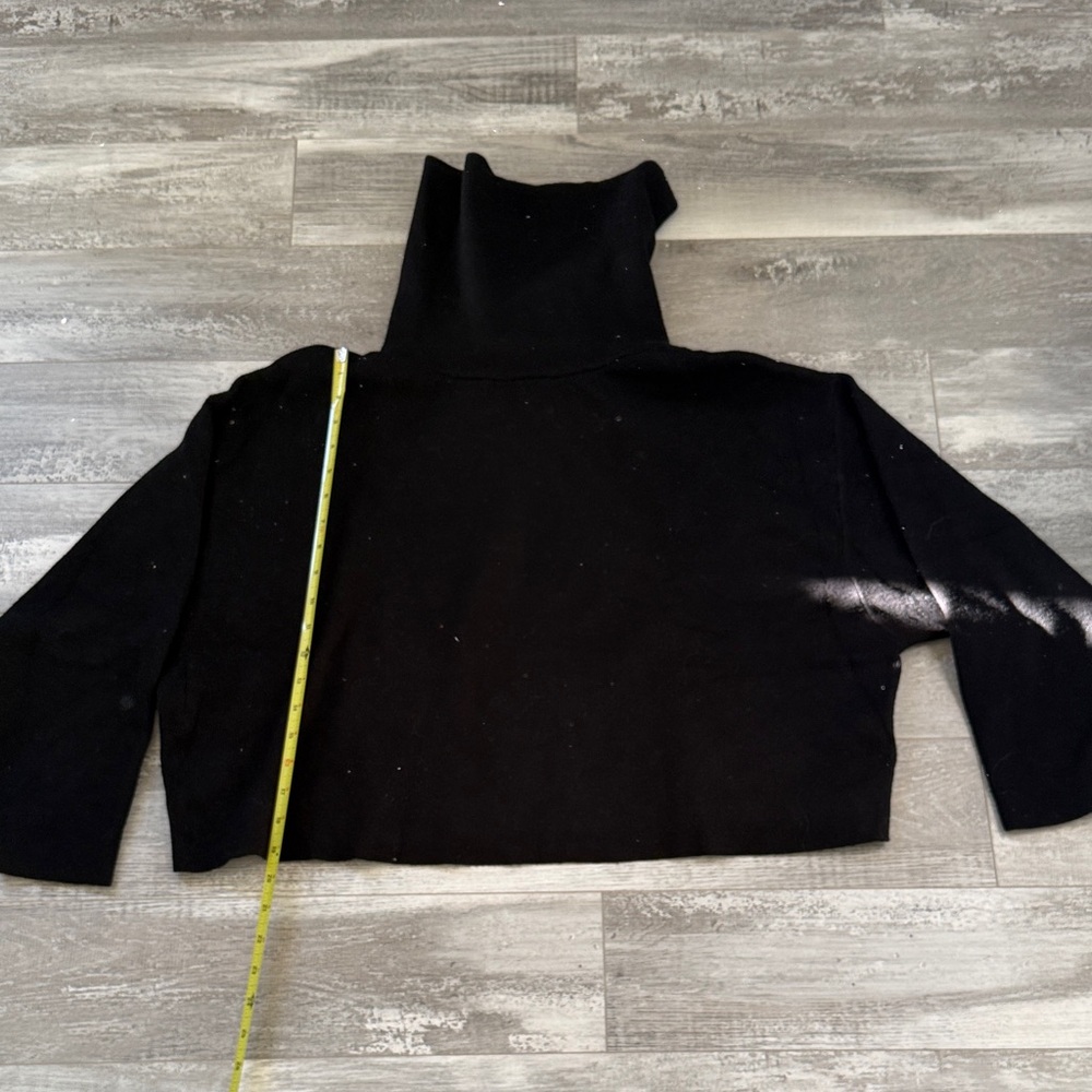 Zara Black Cropped Turtleneck Sweater